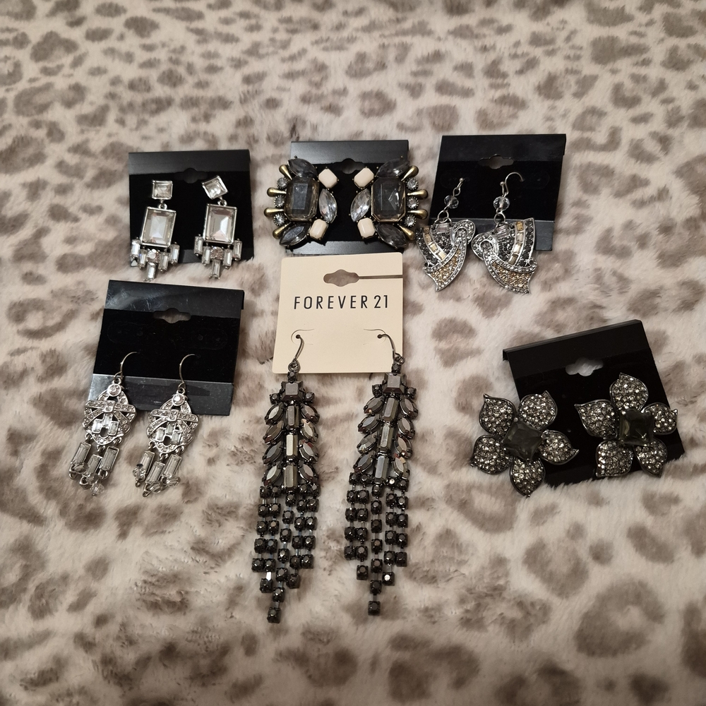 Dazzling Crystal Look Silver Earring Set